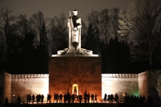 Rīgas 49.vidusskolas skolēnu svinīga ceremonija. Foto no Rīgas 49.vidusskolas arhīva